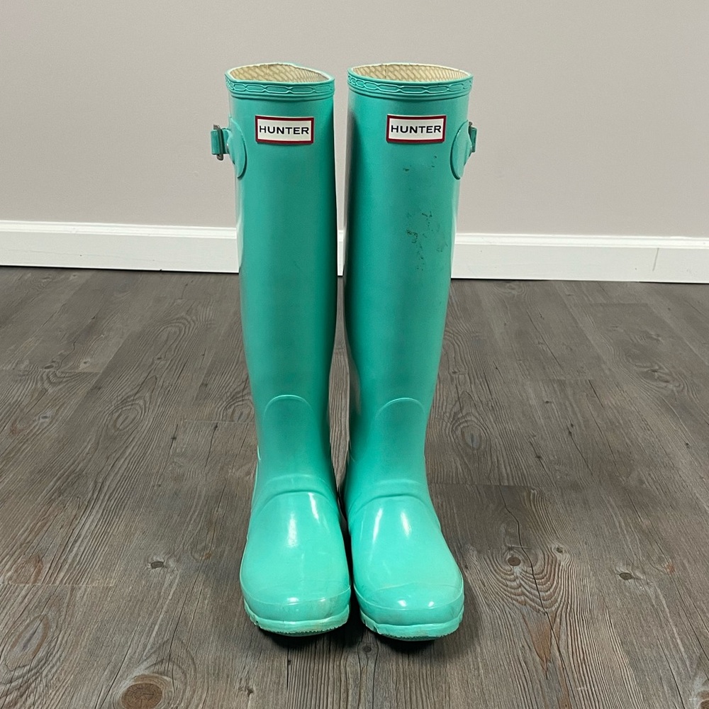 Teal hunter boots in great condition